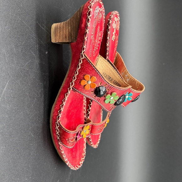Spring Step Via R Leather Red Floral Slip On Kitten Heels Sandals Size 38 US 7.5 - Picture 4 of 9